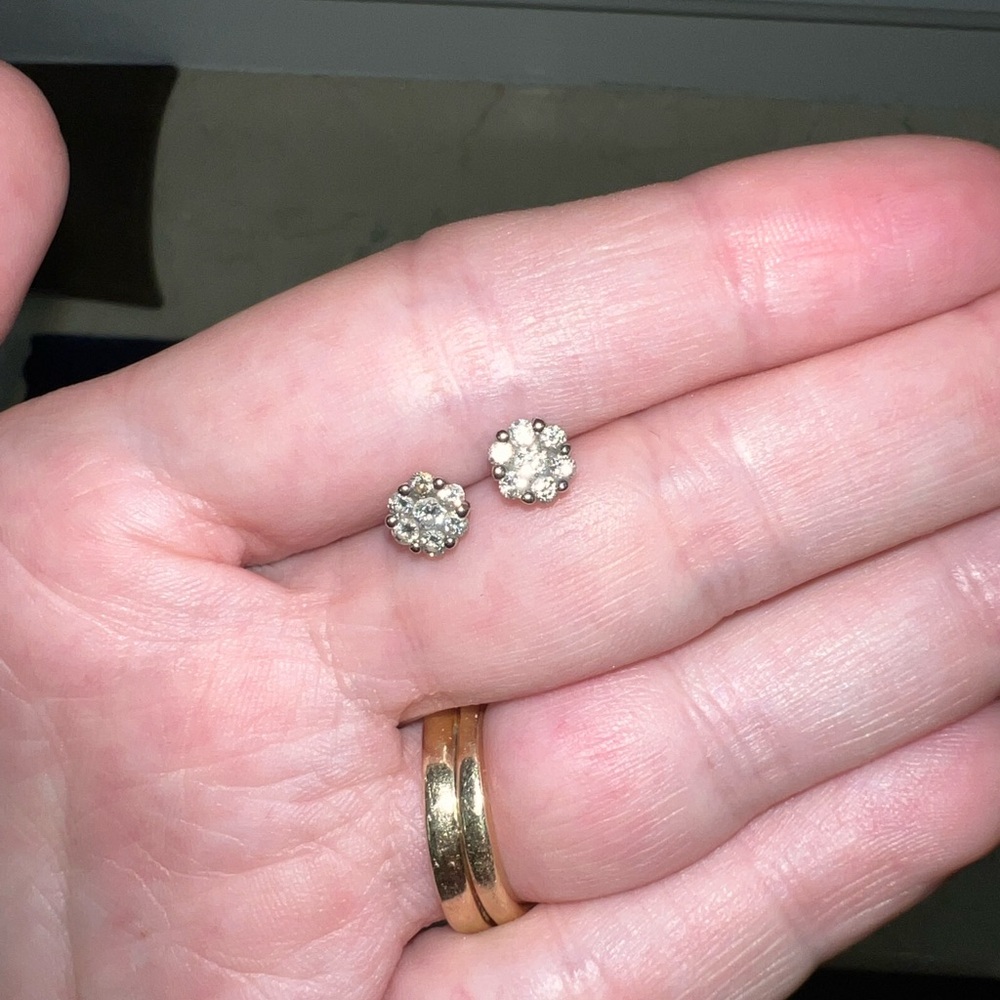 White gold diamond earrings